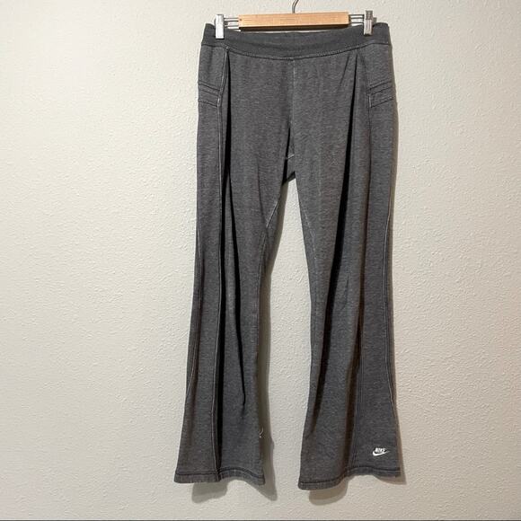 Nike Grey Flared Leg Distressed Sweatpants Womens S Casual Athletic Gym Workout - Picture 1 of 10
